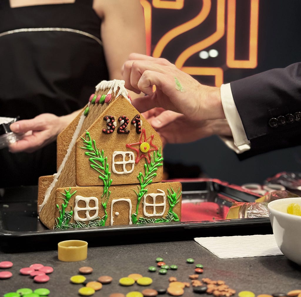 Pepperkakehus-konkurranse på julebordet i 2024